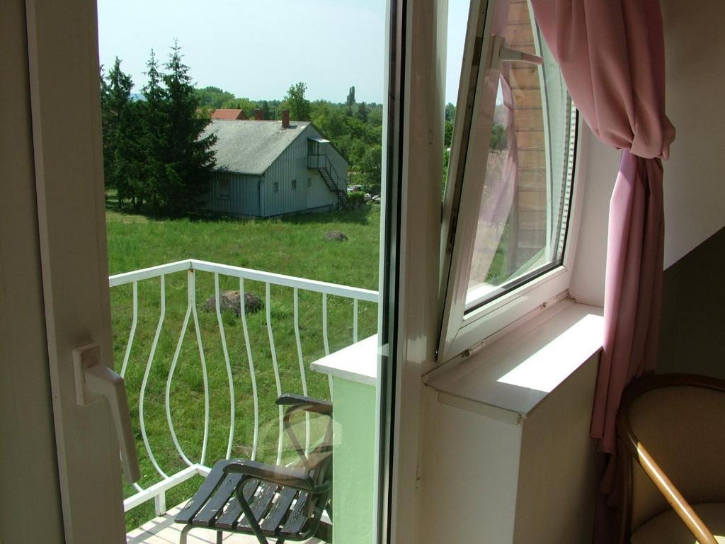 Zoldhaz Bio Panzio Hotel Gyenesdiás Quarto foto